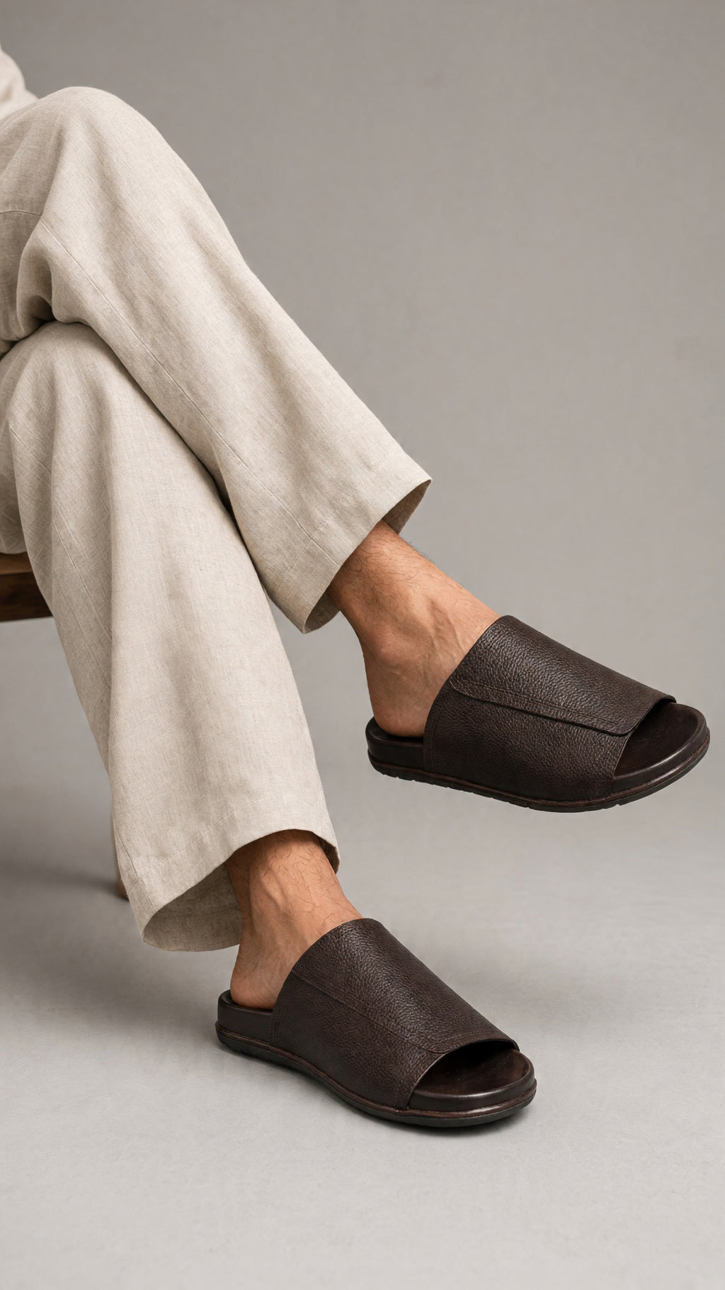 Paw Leather Slippers -K3906